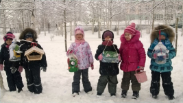 Столько радости у детей! Ждем первых птиц!